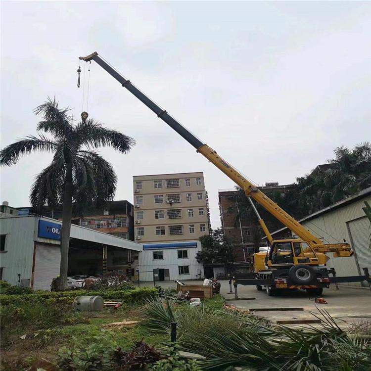 巴塘12吨吊车出租一天的收费标准是什么