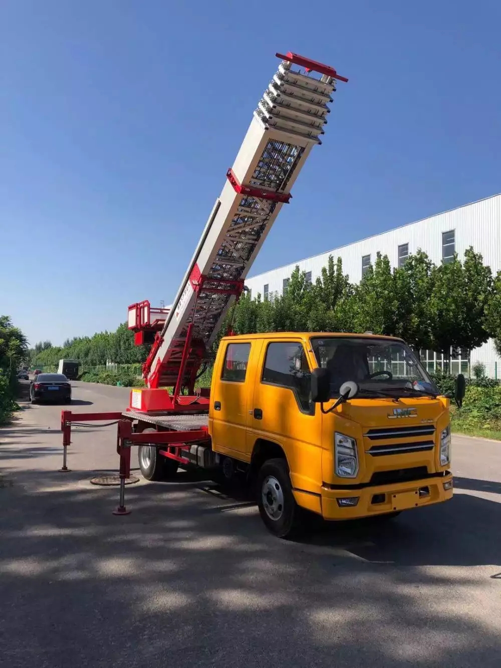 巴塘附近的云梯车出租服务：轻松解决高空作业需求