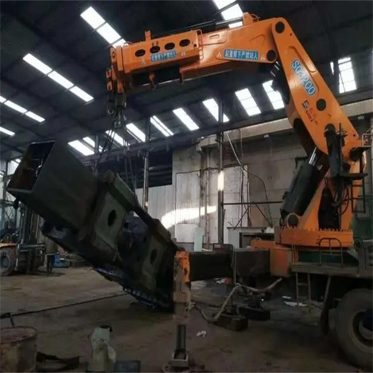 巴塘130吨折臂吊车出租吊机租赁附近电话