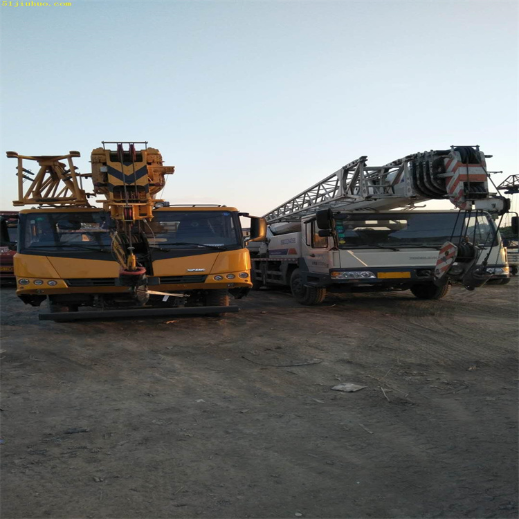 巴塘吊车吊挖机正确办法